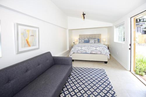 In The Village With Private Entrance in Claremont (CA)