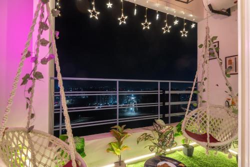 Jacuzzi & Big Screen By Buddies Home, Greater Noida (photo 7)