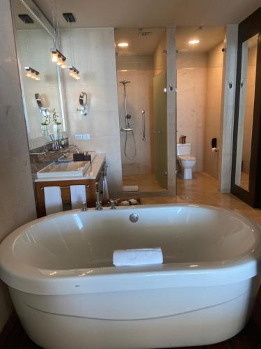 2 Bedroom Suite 4