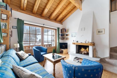Luxury Chalet St Moritz with View - 4 Bedrooms in 馬杜萊恩
