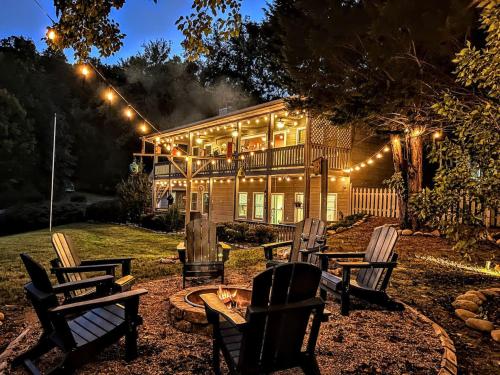 MTN View, Community Pool, Game Room, & Hot Tub!