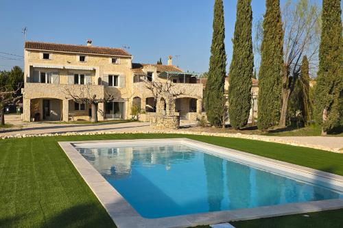 Locations des Alpilles Room Type - Apartment with Garden View