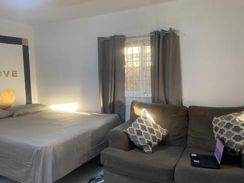 White Room Sparks Guesthouse in Spanish Town