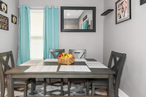 Chic 4BR Home Near AUC&DTWN Attractions in Atlanta University Center