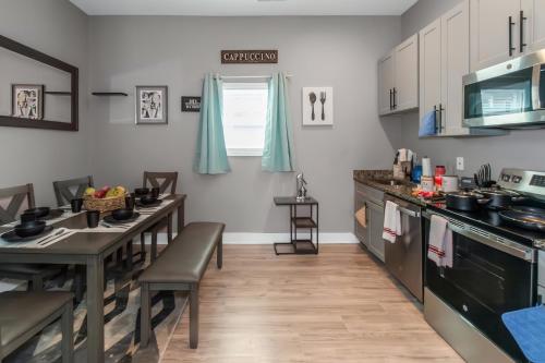 Chic 4BR Home Near AUC&DTWN Attractions in Atlanta University Center