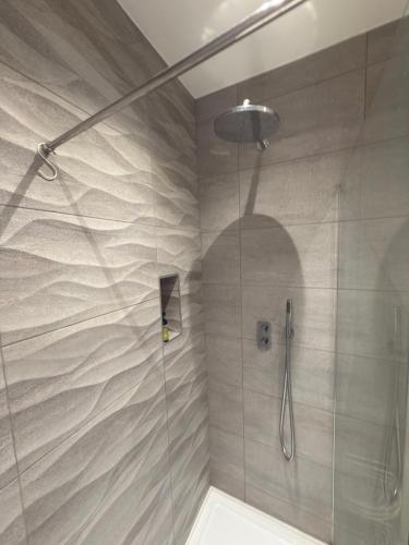 West London Luxury Oasis Ealing Broadway! - image 9