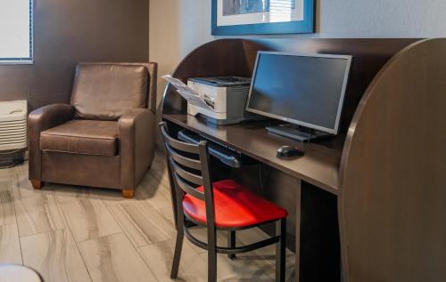 My Place Hotel-Midland TX - image 3