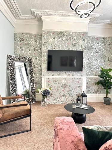 Luxe 4BR Retreat