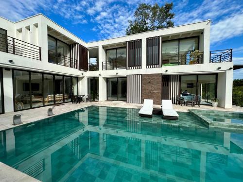 Casa de lujo en villeta