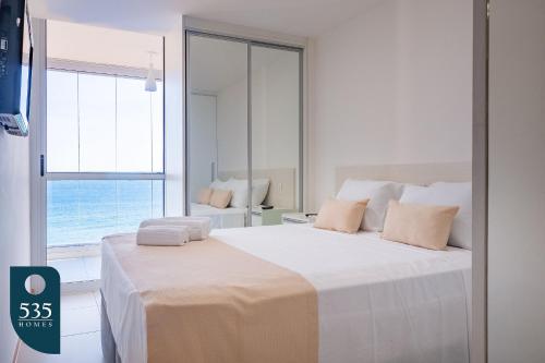 Quarto e Sala Vista Mar a 300m do Farol da Barra