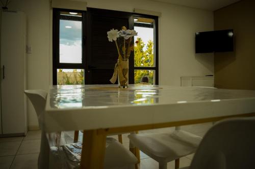 Complejo Zampa - Moderna casa con Pileta y Parque - image 3