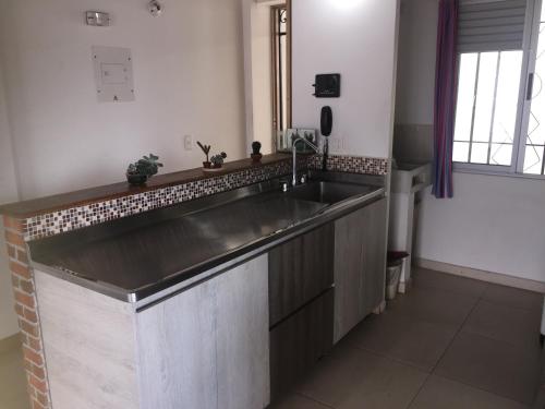 Apartamento Lof, Dúplex, iluminado, bueno , céntrico y bien ubicado en Laureles estadio, Medellín (fotografie 8)