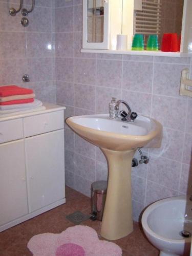 Three-Bedroom Apartment image 4