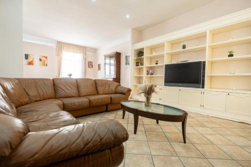 Villa Alessandra- Comfort e spazio a Napoli, Naples