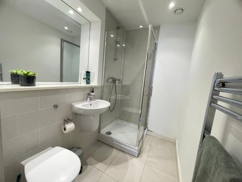 Bee Gateway - Work N Relax 500Mbps WiFi, Netflix, Paid Parking, Balcony and Memory Foam Beds, Manchester (fotografie 5)