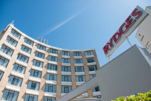 Rydges Camperdown - image 2