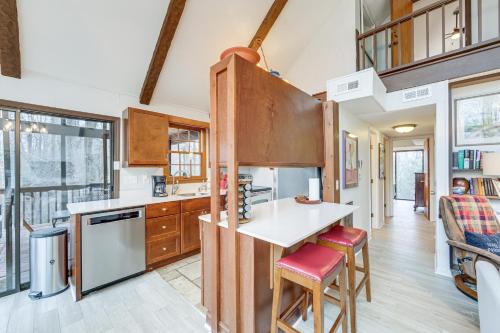 Breathtaking Brevard Home with Screened Porch! in Brevard, USA