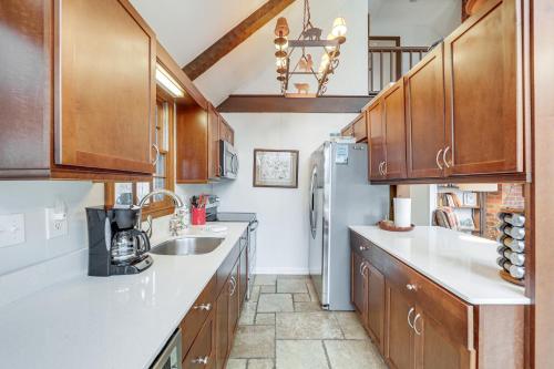 Breathtaking Brevard Home with Screened Porch! in Brevard, USA