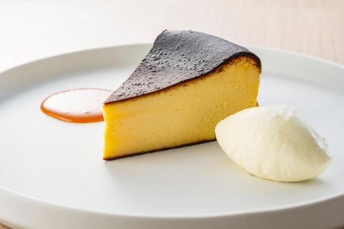 658000642 Holiday Inn & Suites Shin Osaka by IHG