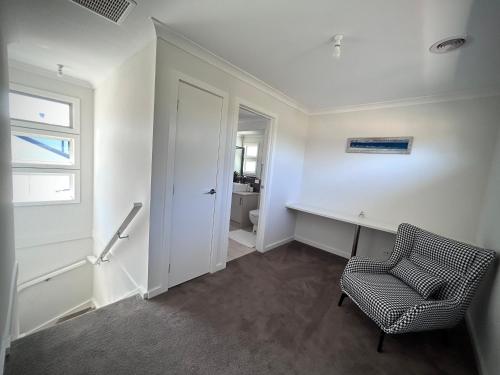 المرافق, Private second-floor suite near Knox Westfield! in Wantirna