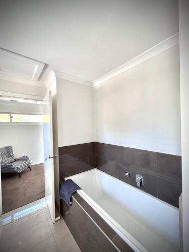 المرافق, Private second-floor suite near Knox Westfield! in Wantirna