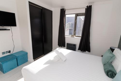 PARKING & BALCONY Luxe City Centre Sleeps 4, Wolverhampton (Foto 9)