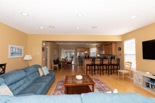 5 Bedroom Home in Old Homestead II in Huron (OH)