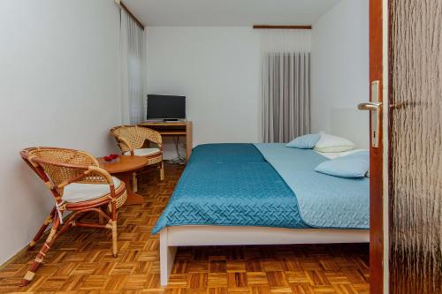 Two-Bedroom Apartment with Terrace and Sea View