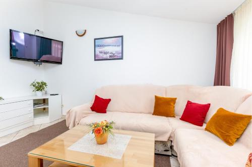 Apartment with Terrace and Sea View room in Apartments with parking space Kastel Stafilic Kastela - 21948