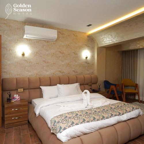 Deluxe King Suite room in Golden Season Hotel