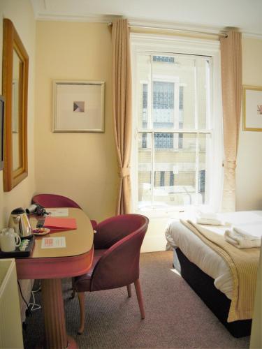 Town House Rooms - image 13