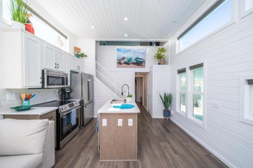 Happy Our! at Roadrunner Resort