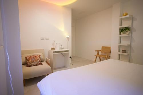Place Hotel thumbnail 3