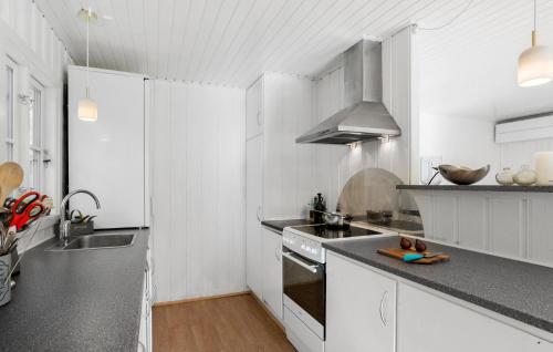 Kitchen, Holiday Home Vallehusvej Nexø Iv in Snogebaek