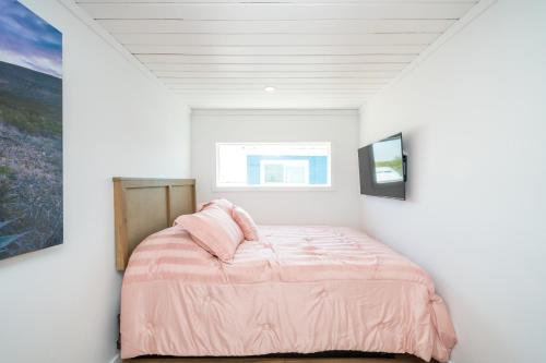 Sandy Cheeks, Deluxe Rive Views, Roadrunner Resort