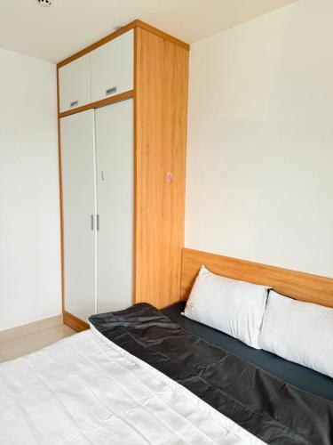 Two-Bedroom Apartment image 6