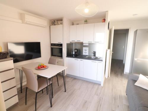 Apartment image 8