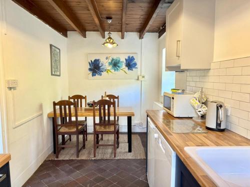 Iekārtas, Y Bwythn Welsh Countryside Retreat UK Getaway - Pass the Keys in Llanegwad