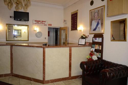 Cranbrook Hotel - image 2