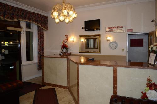 Előcsarnok, Cranbrook Hotel in Kelet Greater London