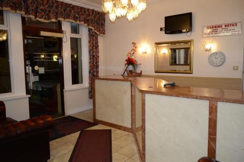 Előcsarnok, Cranbrook Hotel in Kelet Greater London