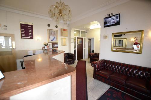 Előcsarnok, Cranbrook Hotel in Kelet Greater London