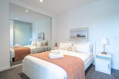 Modern 1BR Apartment with Smart TV and Views