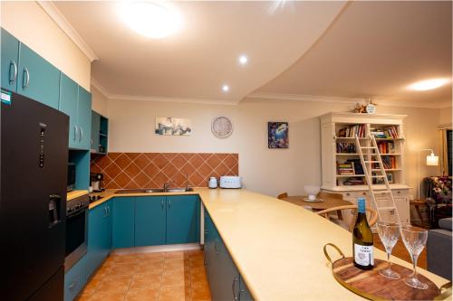 Riverside Retreat - Your Window to Nature-close to HOSPITAL in Douglas (QLD)