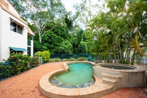 Riverside Retreat - Your Window to Nature-close to HOSPITAL in Douglas (QLD)