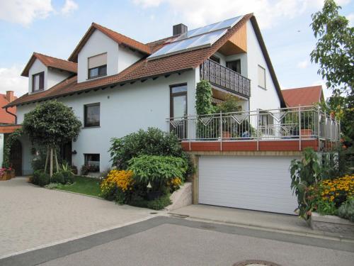 Abendstille am Obstgarten mit Terrasse - Apartment - Zapfendorf