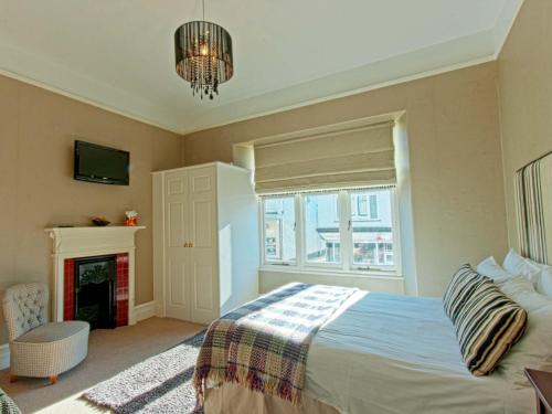 Monties Guest House - image 7