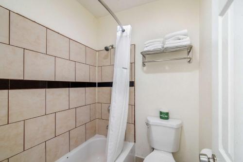 Howard Johnson Suites by Wyndham San Diego Chula Vista BayFront in Chula Vista, USA