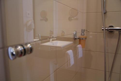 Adena Hotel - image 7