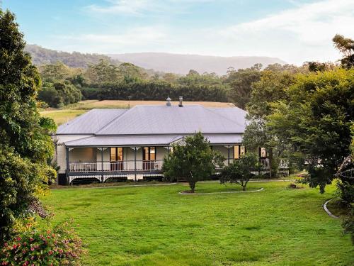 Udvendig, Paddock View Ranch In The Sunshine Coast Countryside in Cooloolabin